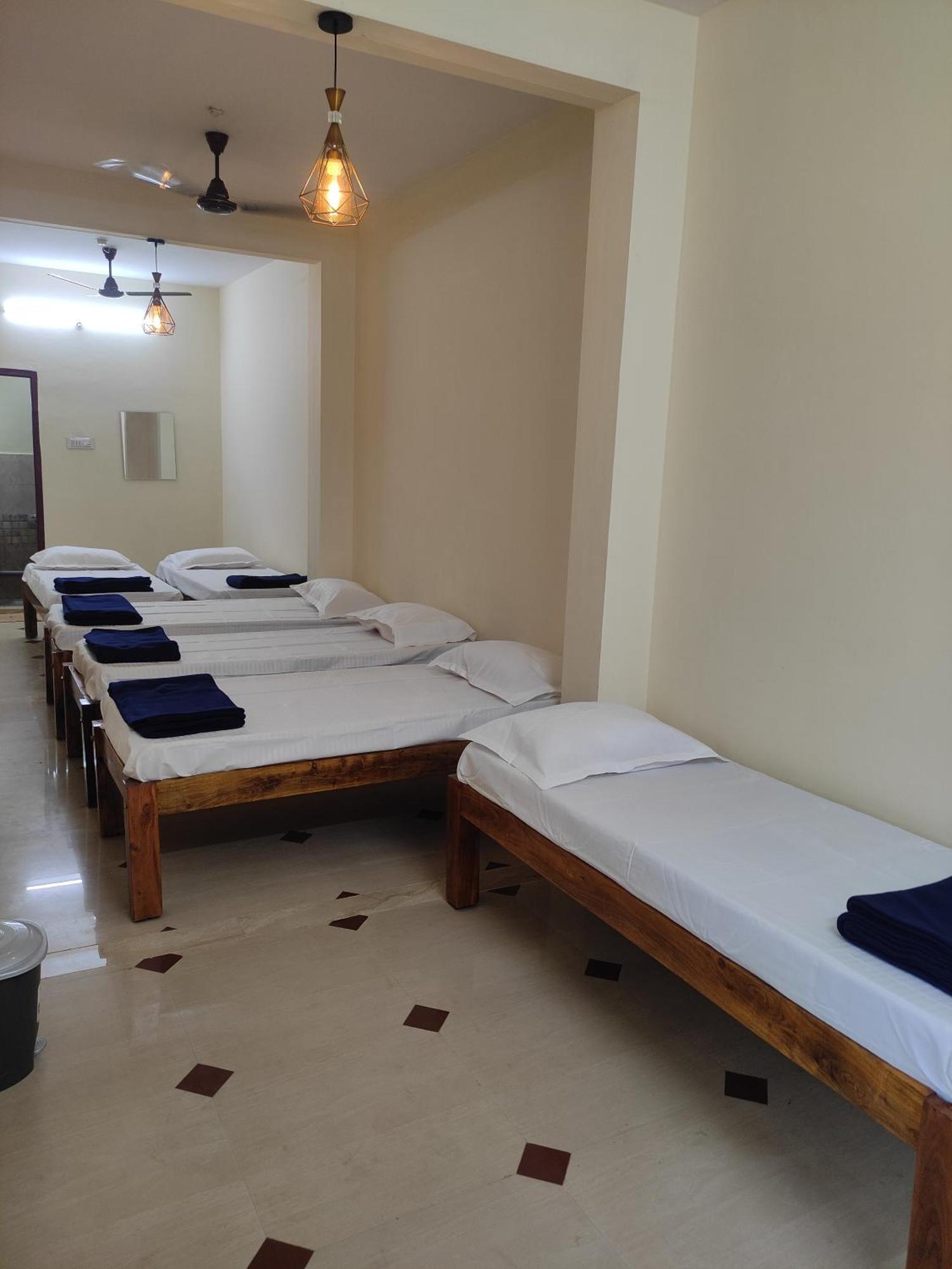 Nest Inn Service Rooms Chikmagalūr Exteriör bild