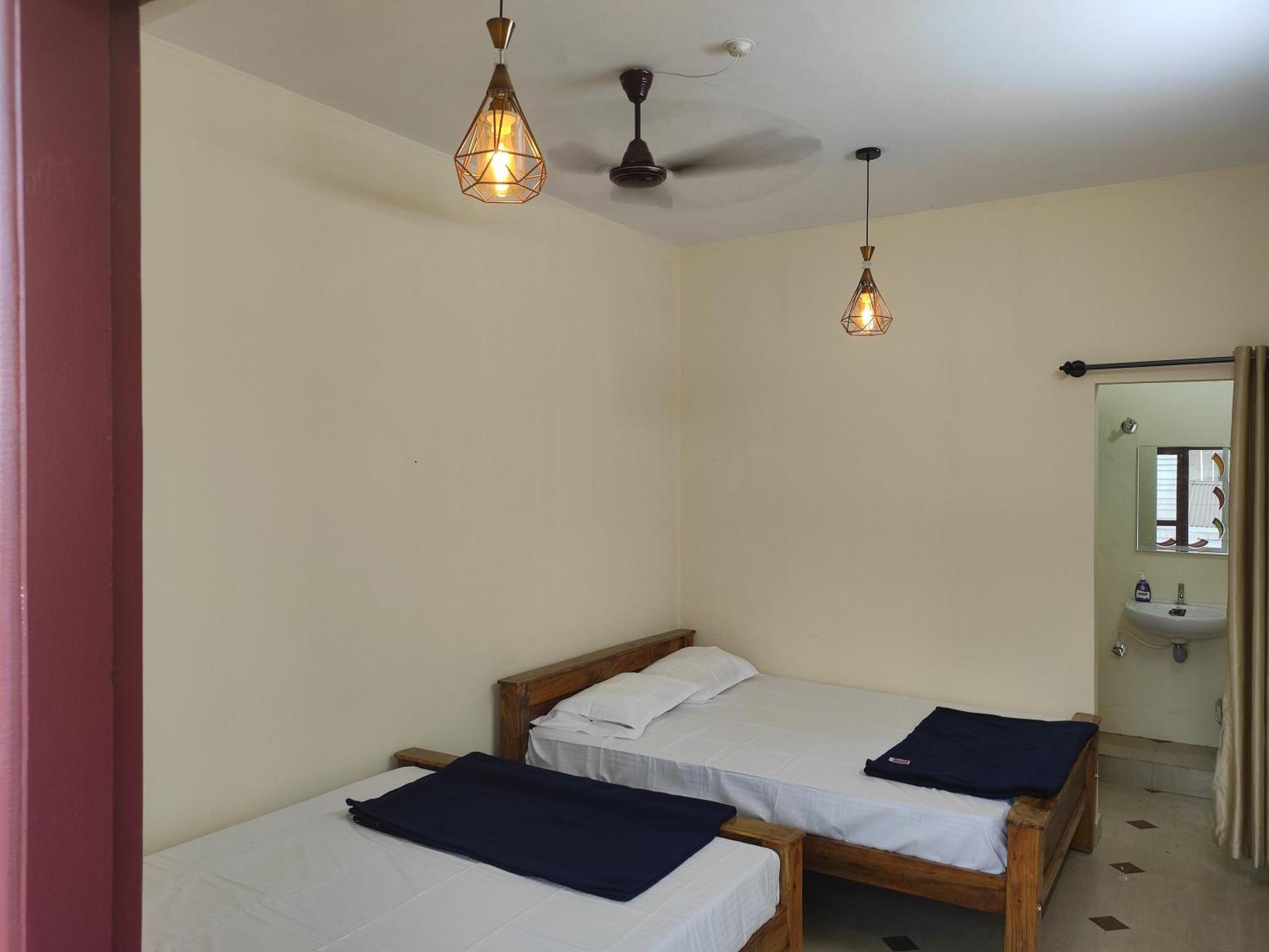 Nest Inn Service Rooms Chikmagalūr Exteriör bild