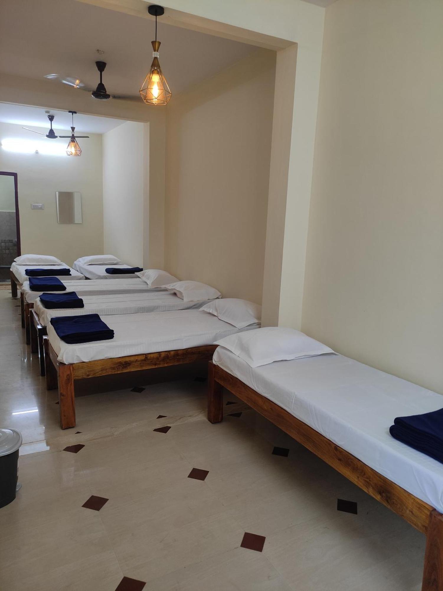 Nest Inn Service Rooms Chikmagalūr Exteriör bild